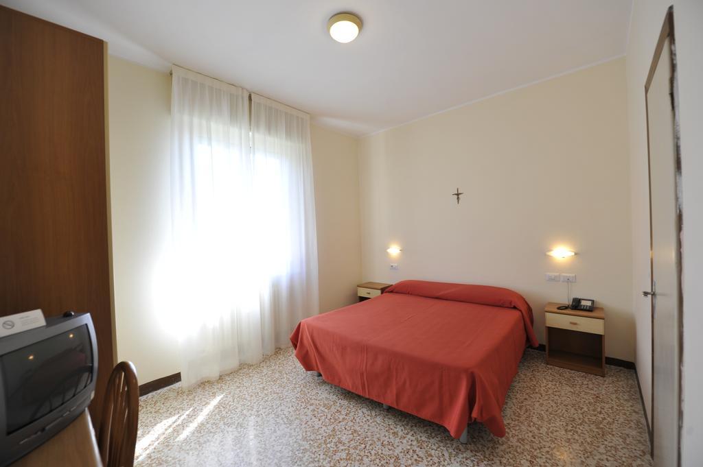 Hotel Villa San Giuseppe Сан-Бартоломео-аль-Маре Экстерьер фото